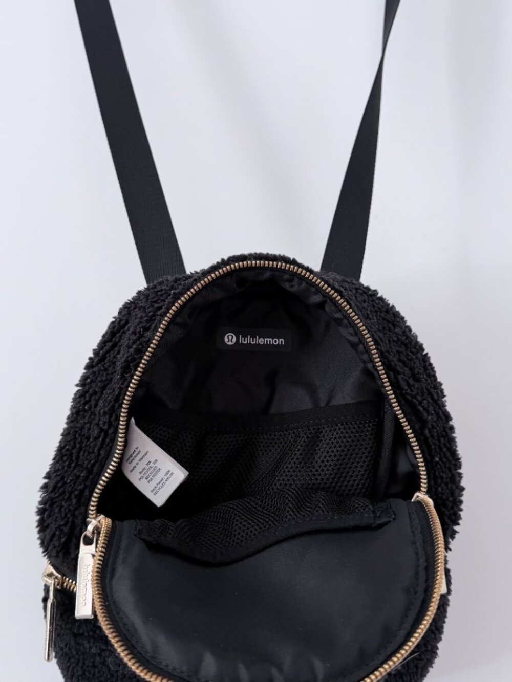 Lululemon Athletica City Adventurer Backpack Micro *Fleece BLK/GOLD ONE SIZE - Picture 10 of 10